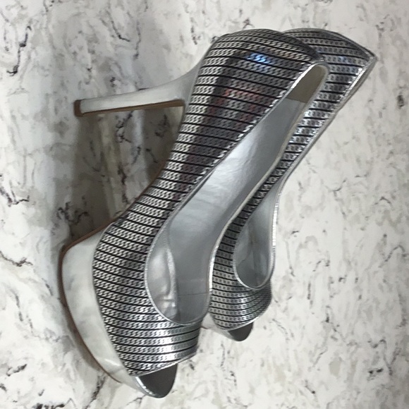 Silver platform peep toe pumps-size 40 - Picture 4 of 7